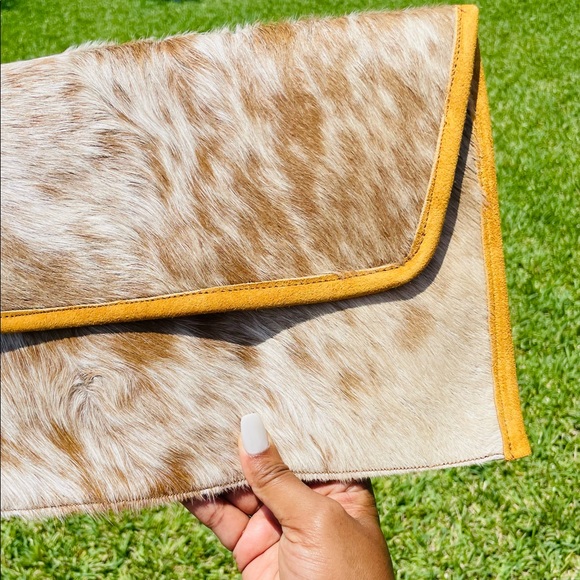 Animal Patterned Faux Leather Clutch Bag - Picture 3 of 10